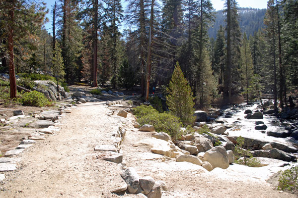 Tokopah Falls trail, Sequoia National Park, California