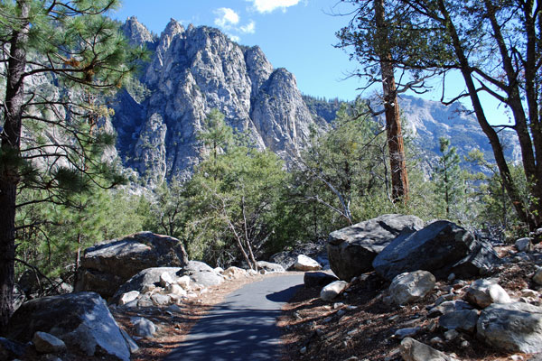 Roaring River Falls trail, Kings Canyon National Park