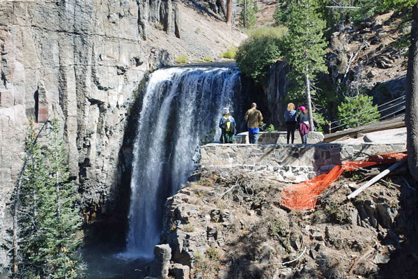 Rainbow Falls, Devils Pospile National Monument, California